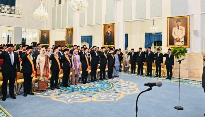 141 Tokoh Terima Tanda Kehormatan dari Presiden Prabowo: Ada Puan, Wiranto, AHY hingga Benyamin Sueb!