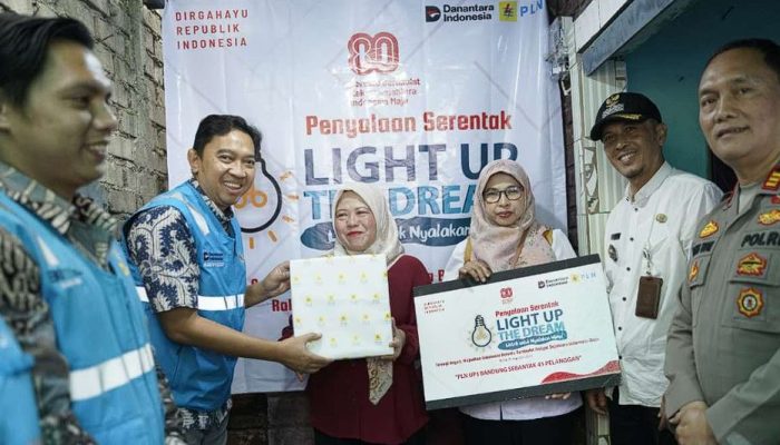 365 Rumah di Jabar Kini Terang! Listrik Gratis Jadi Hadiah Kemerdekaan