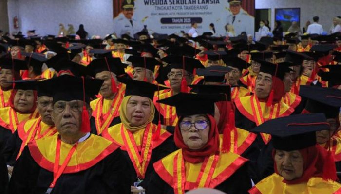 390 Lansia Diwisuda! Kota Tangerang Cetak Sejarah Baru Lewat Sekolah Lansia