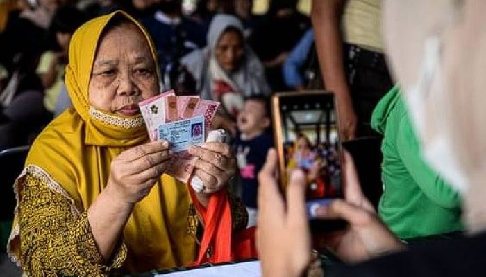 55 Ribu Penerima Anomali Termasuk ASN & Pegawai BUMN Dicoret dari Bansos!