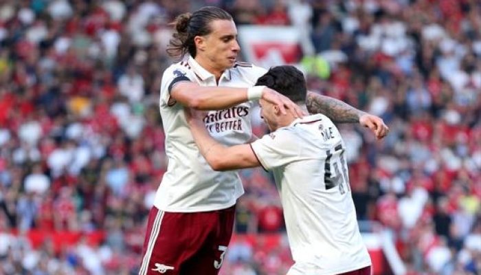 Arsenal Bungkam MU di Old Trafford! Gol Debutan Calafiori Hancurkan Start Amorim