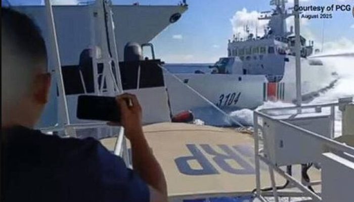 Dua Kapal China Tabrakan Saat Kejar Kapal Filipina di Laut Cina Selatan! Video Benturan Tersebar!