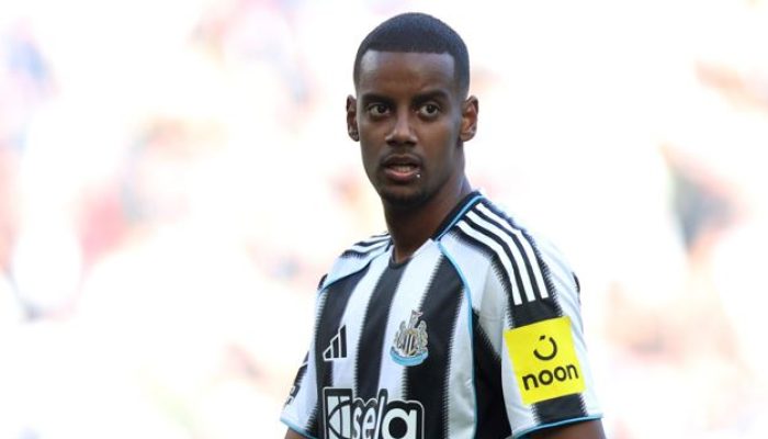 Isak Ogah Main? Eddie Howe Bingung, Bos Newcastle Tiba-Tiba Muncul Saat Newcastle United F.C. vs Liverpool FC !