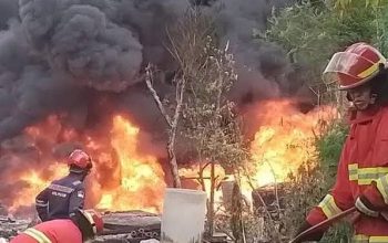 Kebakaran Sumur Minyak Ilegal Blora, Api Tak Kunjung Padam! Strategi Pertamina Bantu Penanganan