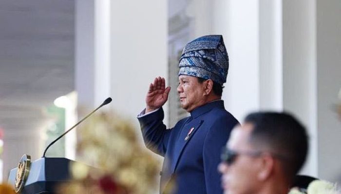 Momen Haru Penurunan Bendera di Istana: Prabowo Pimpin Upacara Sakral HUT RI ke-80!