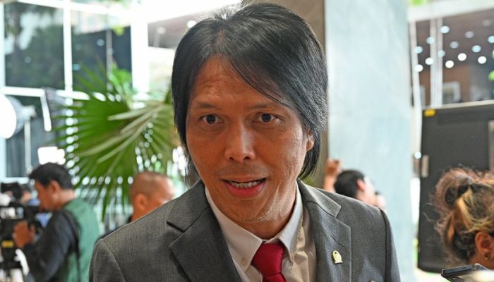 Musisi Bukan Cuma Butuh Panggung, Tapi Juga Perlindungan! Once Mekel Tentang Permenkum Royalti