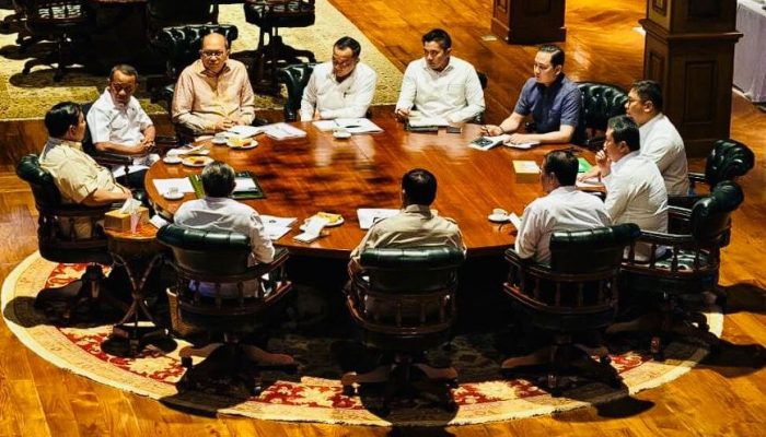 Rapat Maraton Presiden Prabowo di Hambalang: Arah Baru Ekonomi RI?