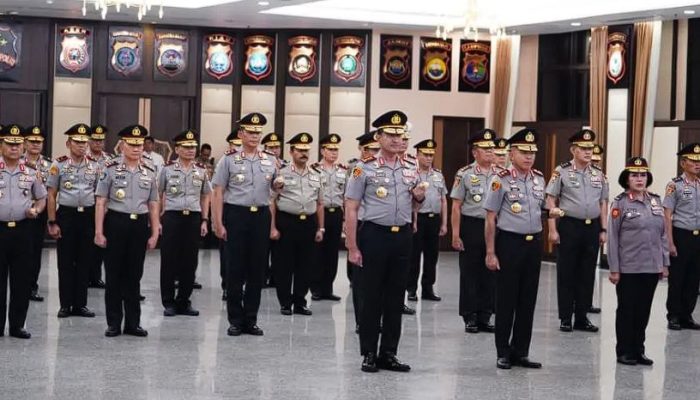 27 Jenderal Polri Naik Pangkat, Siapa Saja ?