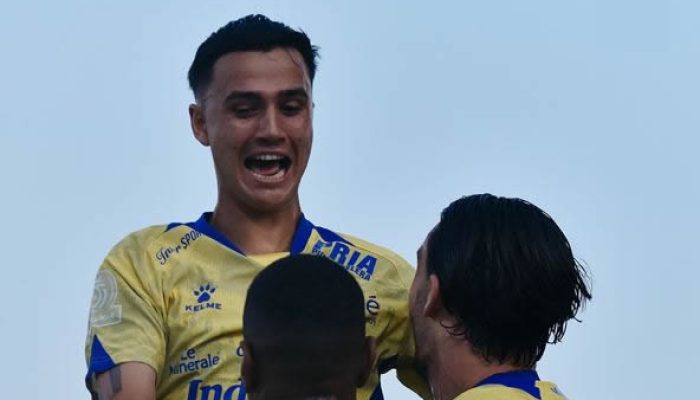 Arema FC Tumbang! Gol Telat Persib Hancurkan Mimpi di Kanjuruhan