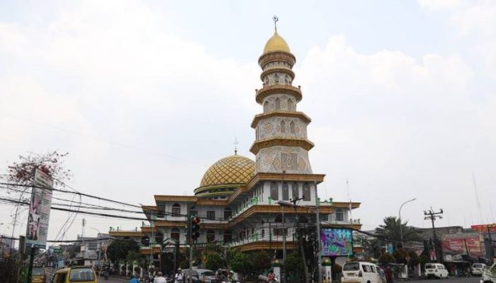 Dari Pasar ke Pusat Dakwah: Masjid Agung Al-Ikhlas Ciledug, Ikon Islam di Tangerang