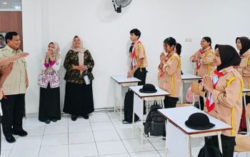 Harunya Siswa SRMA Margaguna Saat Kepala Mereka Disentuh Presiden Prabowo 03