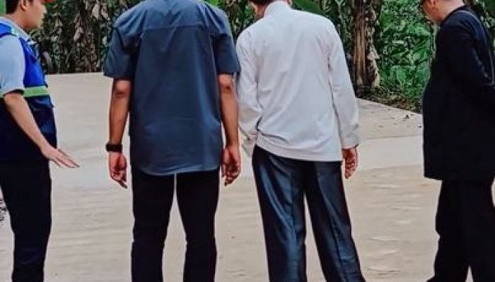 Jalan Rusak 20 Tahun di Lebak Akhirnya Dibeton! Warga Kasepuhan Menangis Haru