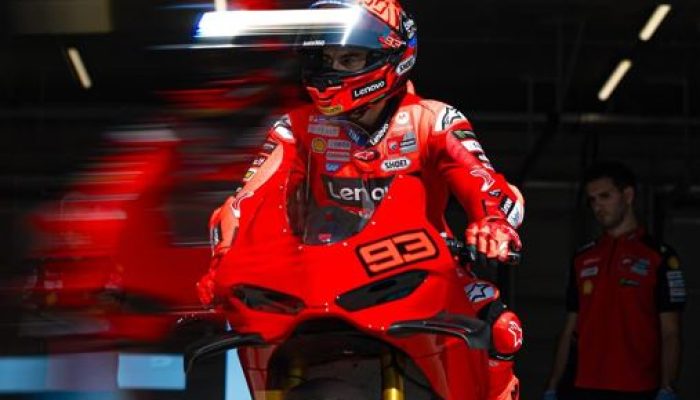 Marc Marquez Senggol Marco Bezzecchi, 11 Kemenangan & Rekor Poin MotoGP 2025 di San Marino