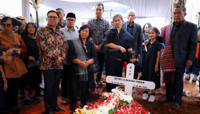Pemakaman Khidmat Zetro Leonardo Purba, Staf KBRI di Peru, di Tangerang Selatan