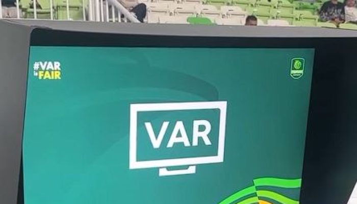VAR Pecahkan Sejarah! Pegadaian Championship 2025/2026, Liga 2 Indonesia Resmi Gunakan Teknologi Wasit Canggih
