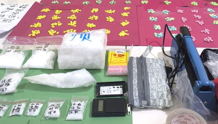 Gerebek Kontrakan! 1,3 Kg Sabu & 923 Ekstasi Disita Ditresnarkoba Polda Riau di Pekanbaru