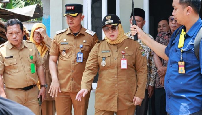 Warga Kronjo Dapat Rumah Baru! Wabup Intan Tinjau Hasil Bedah Rumah RTLH di Desa Cirumpak