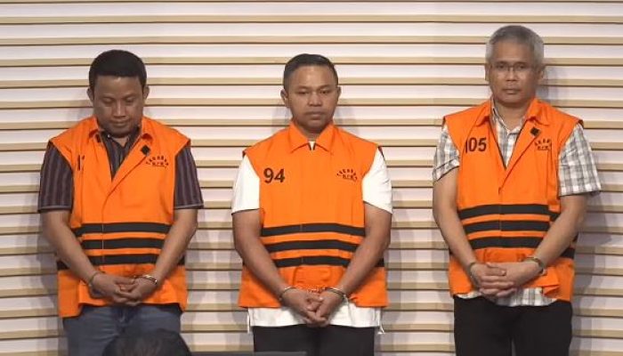 KPK OTT Gubernur Riau, Uang Miliaran dan Mata Uang Asing Disita dari Rumah Pribadi