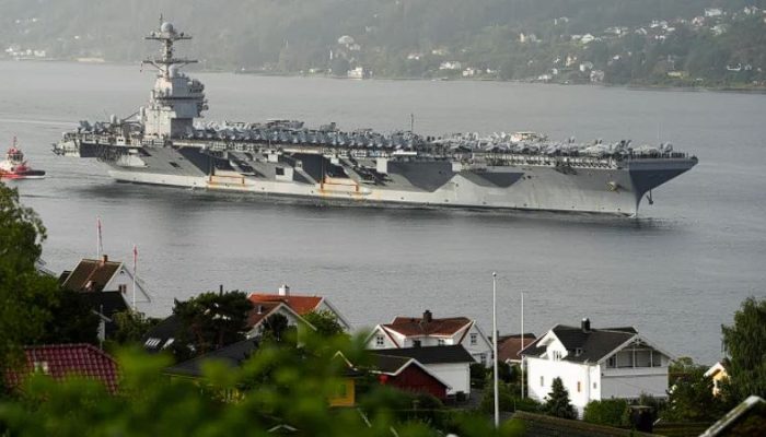 Ketegangan Memuncak: Trump Siap Bicara Sementara Armada Perang AS Kepung Venezuela