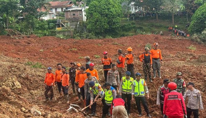 Longsor Majenang: 21 Warga Tertimbun, Polri Kerahkan K9 & 155 Personel