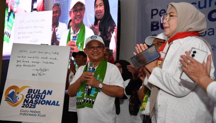 Naik Lagi! Guru Honorer Dapat Insentif Rp400 Ribu dan Beasiswa Rp3 Juta per Semester di 2025