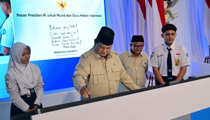 Prabowo Luncurkan Revolusi Sekolah Digital: 1.337 Sekolah Serentak Tersambung