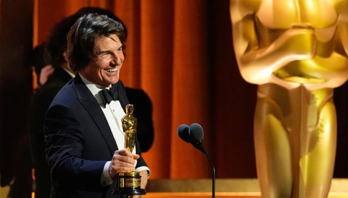 Tom Cruise Akhirnya Dapat Oscar! Hollywood Geger di Governors Awards 2025