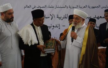 Kunjungan Ulama Syam di Pondok Pesantren Baitul Arqom Nasihat Adab, Sanad Ilmu, dan Ijazah Dzikir Syaikh Dr. Muhammad Rajab Dieb 6 Kunjungan Ulama Syam di Pondok Pesantren Baitul Arqom Nasihat Adab, Sanad Ilmu, dan Ijazah Dzikir Syaikh Dr. Muhammad Rajab Dieb 6
