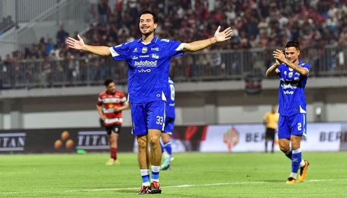 Persib Hajar Madura United 4-1, Thom Haye Cetak Gol Debut!