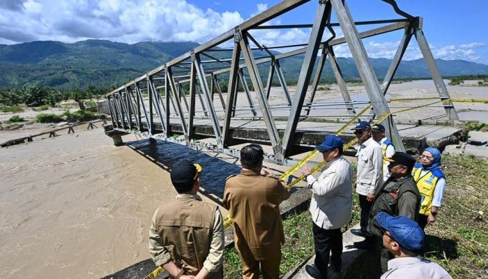 Presiden Prabowo Tinjau Jembatan Pante Dona yang Putus Akibat Banjir Aceh Tenggara