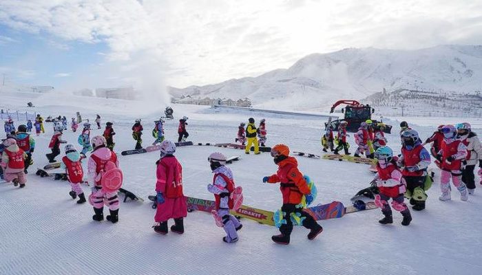 Tiongkok Kasih Liburan Salju Gratis untuk Jutaan Siswa, Industri Pariwisata Musim Dingin Meledak