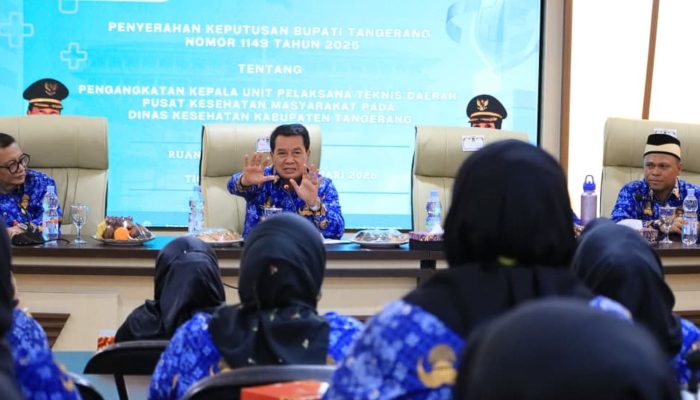 Bupati Tangerang Serahkan 10 SK Kepala Puskesmas, Tekankan Pelayanan Ramah dan Berintegritas