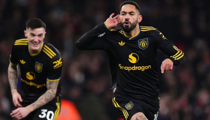 Drama Lagi, Manchester United 3-2 Arsenal: Carrick Ciptakan Keajaiban di Emirates!