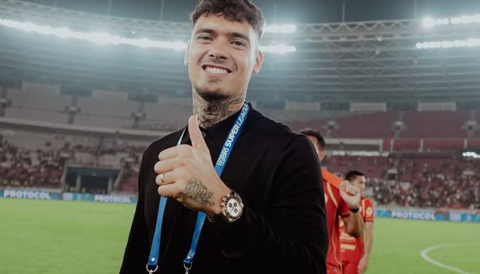 Menang Dua Penalti, Persija Tempel Persib! GBK Bergemuruh Saat Madura United Dibungkam, Profil Shayne Pattynama