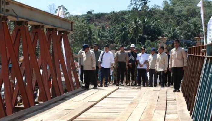 Prabowo Tinjau Jembatan Bailey Garoga, Akses Ekonomi Tapanuli Kembali Terhubung
