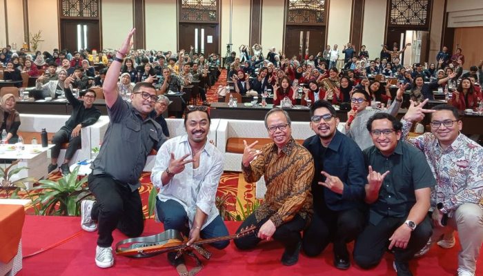 300 Mahasiswa Serbu CommuniAction di Malang! Anak di Dunia Digital: Aman atau Cuma Diawasi?