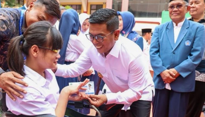 Andra Soni Benahi Pendidikan Banten: Hapus Titip-Menitip PPDB hingga Program Sekolah Gratis Swasta
