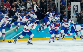 Gol 1:41 Jack Hughes Bungkam Kanada, AS Rebut Emas Setelah 46 Tahun Tutup Olimpiade Musim Dingin 2026 Milan Cortina