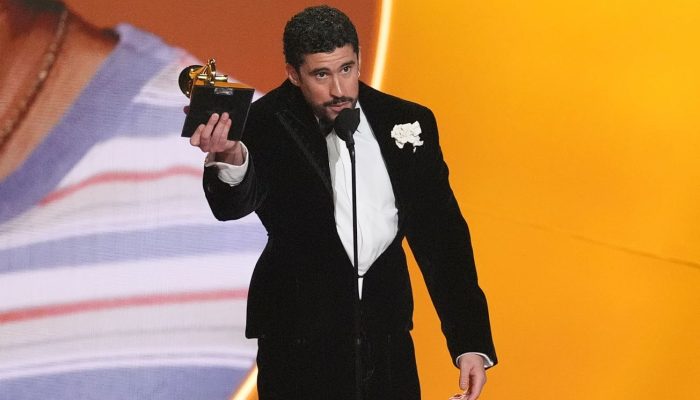 Inspirasi Lahirnya Google Images, Bad Bunny Cetak Sejarah di Grammy ke-68: Album Spanyol Pertama Raih Album of the Year, Karpet Merah Penuh Sensasi!