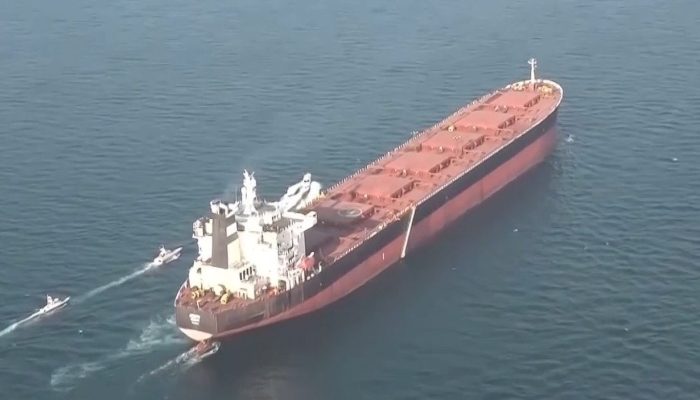 Iran Tutup Selat Hormuz Saat Negosiasi Nuklir dengan AS Memanas, Dunia di Ambang Krisis Energi?