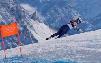 Jeritan di Cortina! Lindsey Vonn Terjatuh Parah, Breezy Johnson Rebut Emas Downhill Olimpiade Musim Dingin