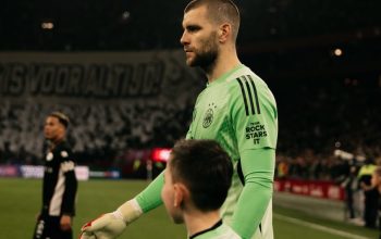 Kiper Timnas Indonesia Maarten Paes! 7 Penyelamatan Gagalkan Kekalahan Ajax, Tapi Gagal Bawa Kemenangan