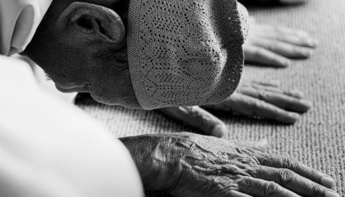 Rahasia Shalat Tahajud: Panduan Lengkap dari Niat hingga Doa Akhir, Bikin Malammu Lebih Berkah!