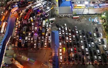 Antrean Mudik di Gilimanuk Tembus 25 Km, ASDP Tambah 5 Kapal Feri Besar di Lintasan Ketapang–Bali