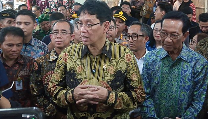 Blusukan Mendadak ke Beringharjo, Menkeu Purbaya Bongkar Fakta Mengejutkan soal Mati Suri Pasar Tradisional!