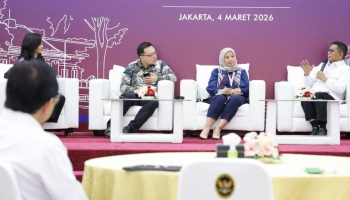 Diakui Kemendagri, Program Andra Soni Jadi Contoh Nasional: Jalan Desa dan Sekolah Gratis Jadi Senjata Baru Lawan Kemiskinan