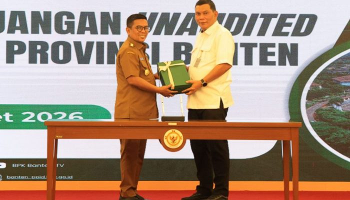 Gubernur Banten Andra Soni menyerahkan LKPD 2025 unaudited ke BPK. Simak target WTP, realisasi APBD, hingga kenaikan aset daerah terbaru