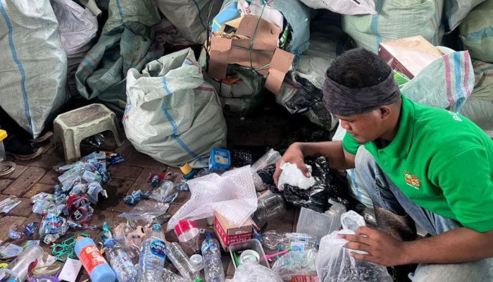Halalbihalal Jadi Titik Balik! DLH DKI Wajibkan Warga Pilah Sampah dari Rumah, Bantargebang Tak Lagi Jadi Andalan