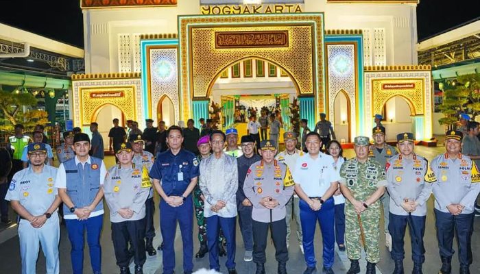 Puncak Mudik di Stasiun Tugu Yogyakarta, Kapolri: Penumpang Tembus 55 Ribu