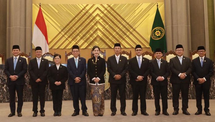 Resmi Dilantik! 7 Komisioner OJK 2026–2032 Siap Ubah Arah Sektor Keuangan Indonesia